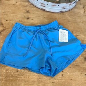 Lululemon new Pace Rival Short.  Pool party.  3 inch size 4